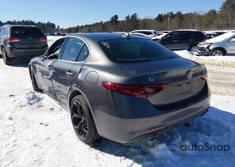 2021 Alfa Romeo Giulia Awd z USA, uszkodzony, nr VIN ZARFANAN2M7643631